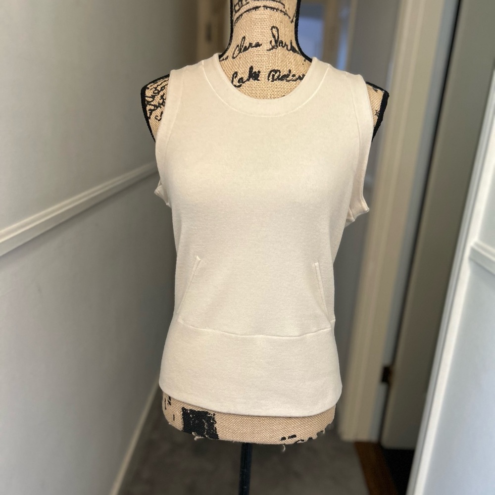 Donna Karan Black Label Cashmere Sleeveless Sweater - M